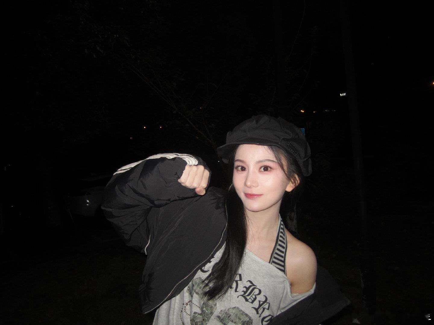 马秋元今年到底吃了多少瓜 这个漂亮宝贝今年是住在瓜田里了吗？参加完2025娱乐圈