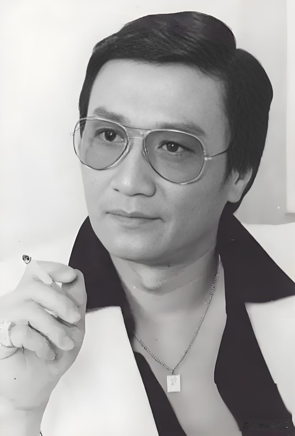 四哥谢贤是横跨香港影视七十载的殿堂级巨星，十七岁入行，见证粤语片、港剧、商业电影