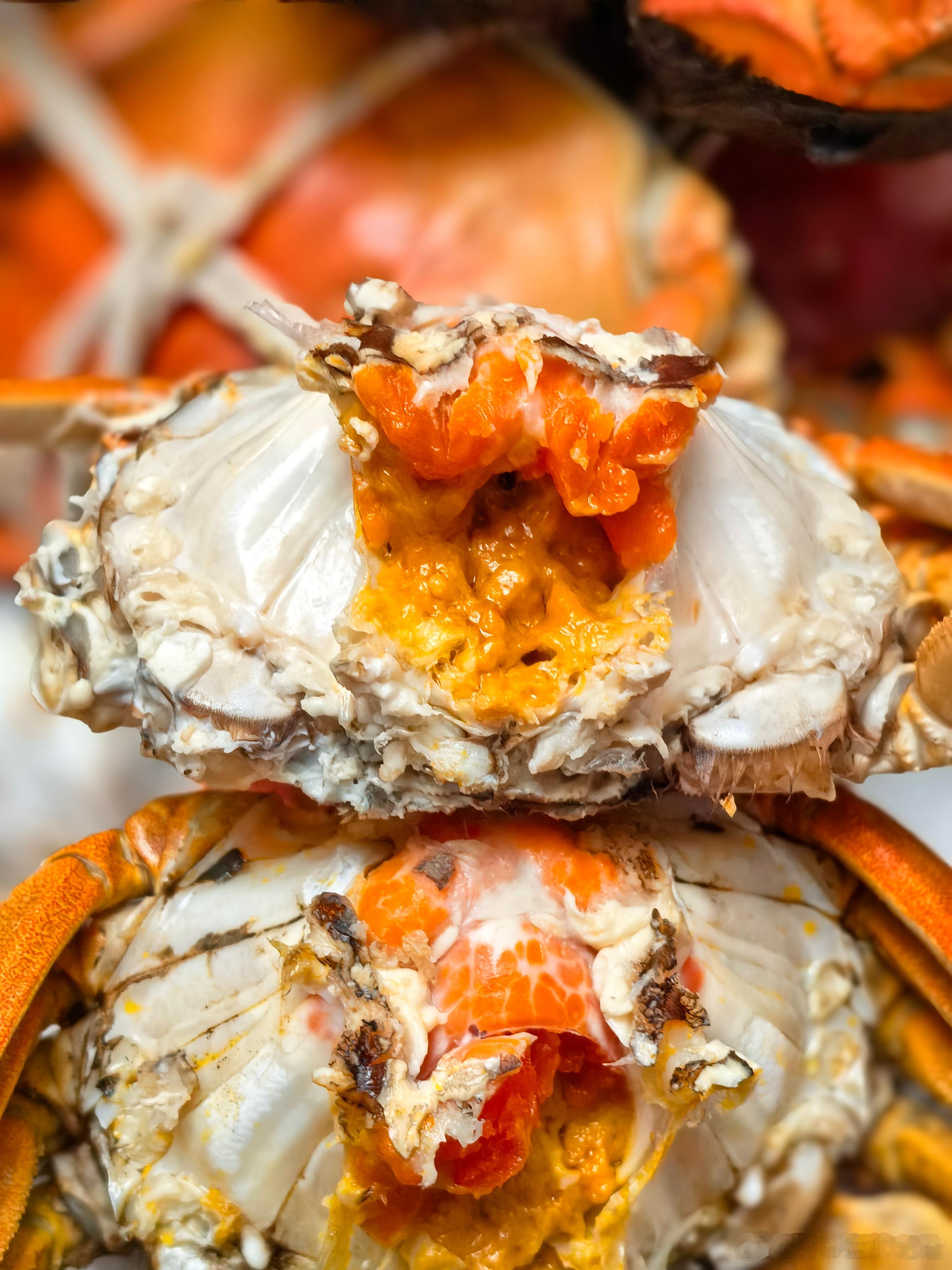 精品湖蟹，品质无敌，母蟹吃满满的蟹黄，公蟹吃蟹肉和白膏，都是大补，对身体很好，送