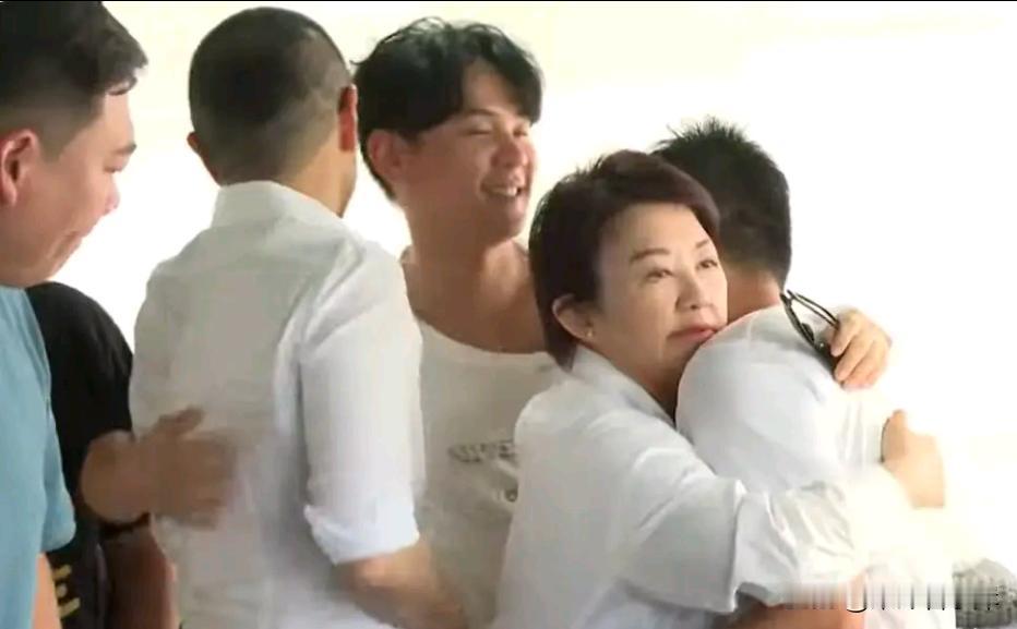 毒油民怨高涨，蓝营青年呼吁凯道集结，卢秀燕结束观望正式站队
​
针对绿营当局在岛