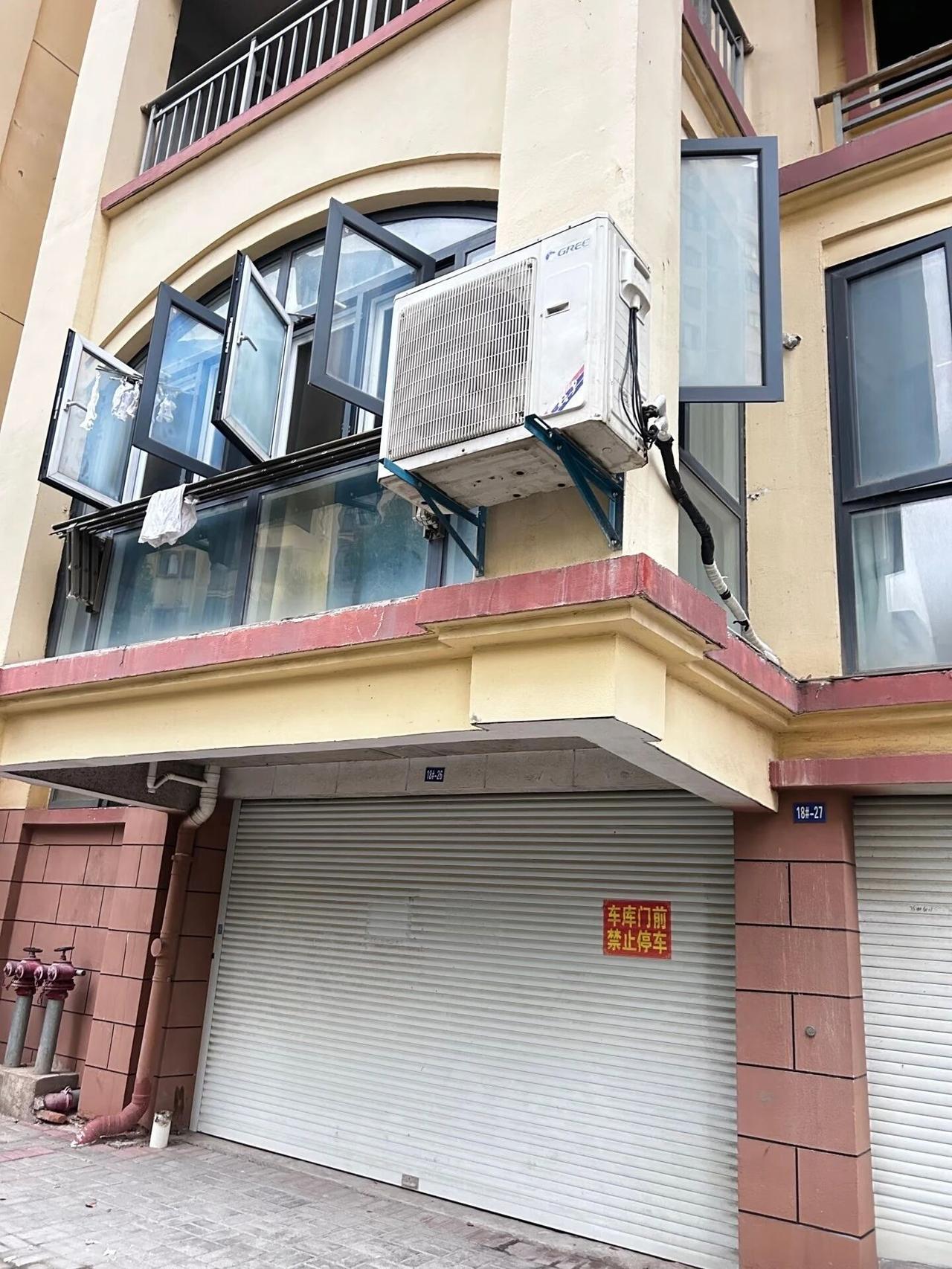 封阳台的最高境界是全开窗
演唱会的最高水准是全开麦，封阳台的最高境界是全开窗。