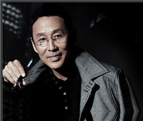 陈道明告诫女儿的一句话，堪称人间清醒：


“宁可嫁一个没文化的，也别碰那种有文