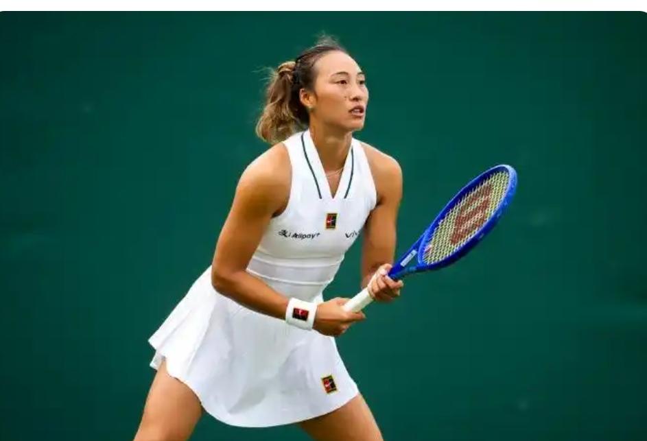 状态缓慢回升，郑钦文赢球了

WTA250雅典站网球女单首轮，中国选手郑钦文迎战