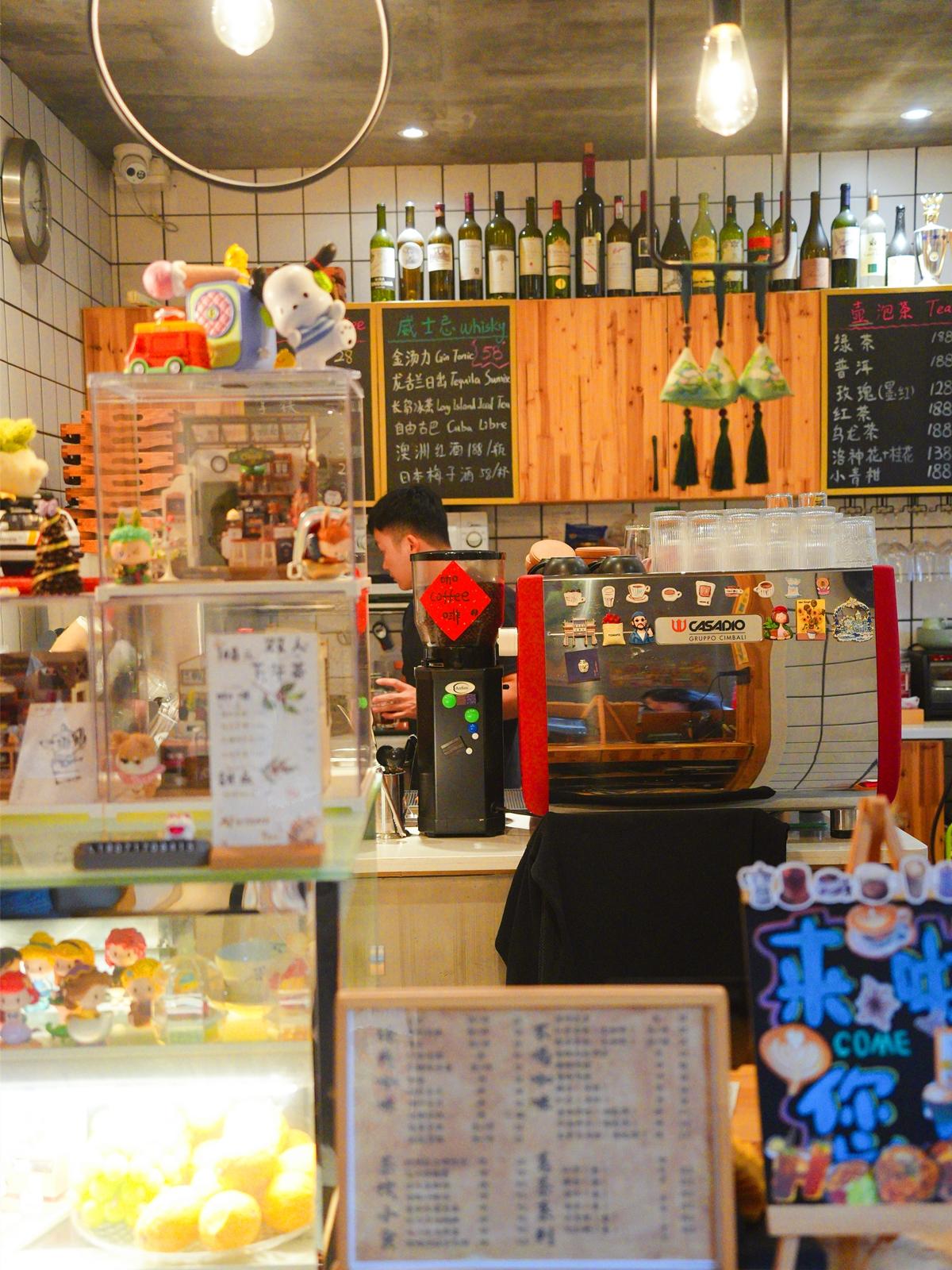 江夏五里界小朱湾打卡推荐：沐楚客舍，既是咖啡茶社也是村湾民宿，店内设有咖啡厅、茶