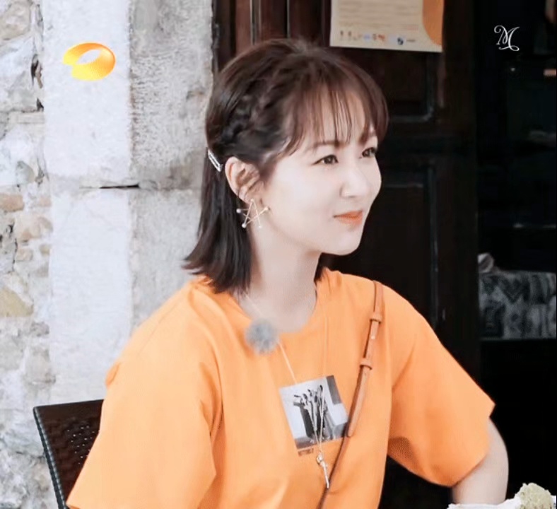 杨紫皮肤 以为开了磨皮还黑杨紫在剧里单独开磨皮 实际上人家皮肤是真好 吃皮肤好黑