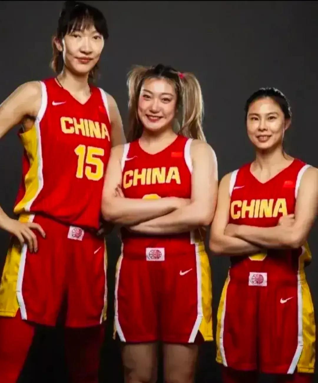 中国女篮球员们的闪耀优点各具特色：

1、韩旭——投篮之稳，无可挑剔。她的每一次