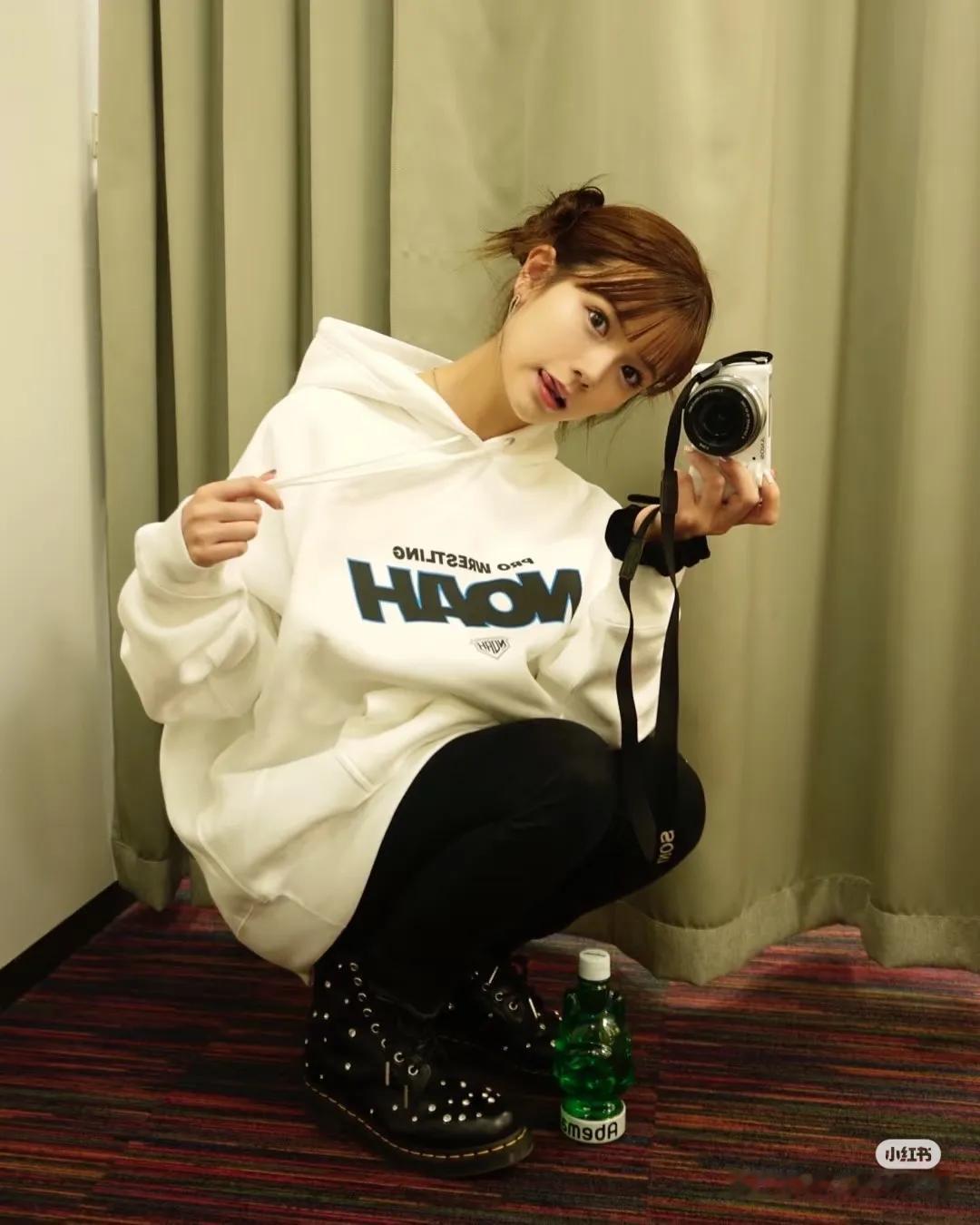 话说日本近几年就推出了许多颜值和气质都相当不错的新晋博主，而村山优香就是其中之一