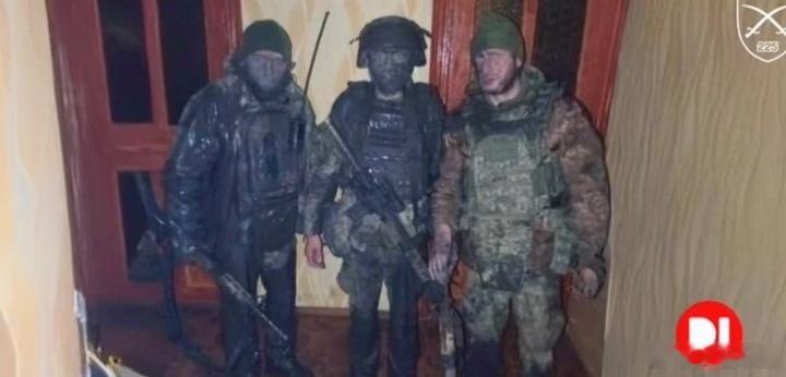 乌军第聂伯罗彼得罗夫斯克英雄的面孔。第225独立突击团第3突击营的战士们，连续 