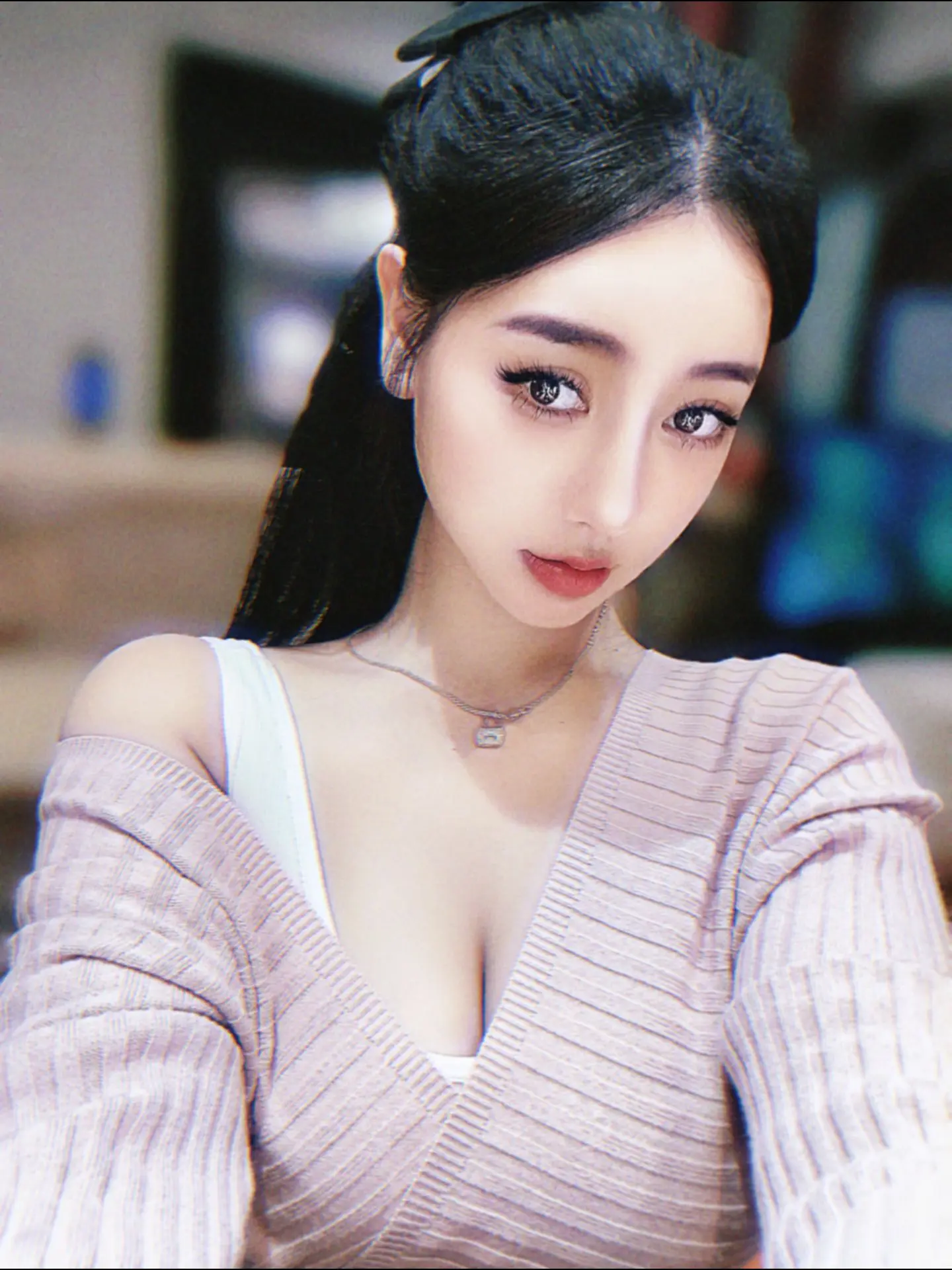 钱是每个人的生命动力，这个世界什么都是明码标价