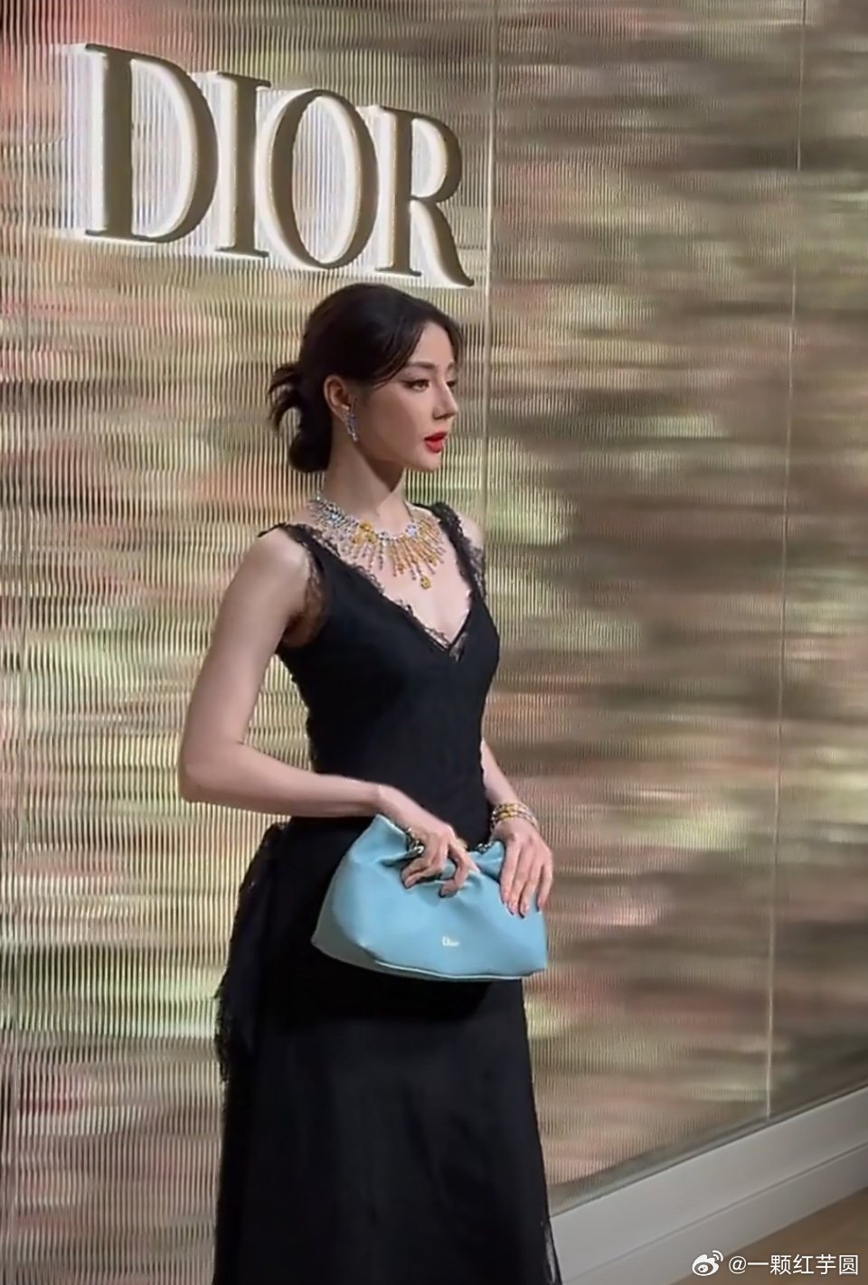 迪丽热巴迪奥活动直拍热巴今日份生图，看看状态怎么样？ 