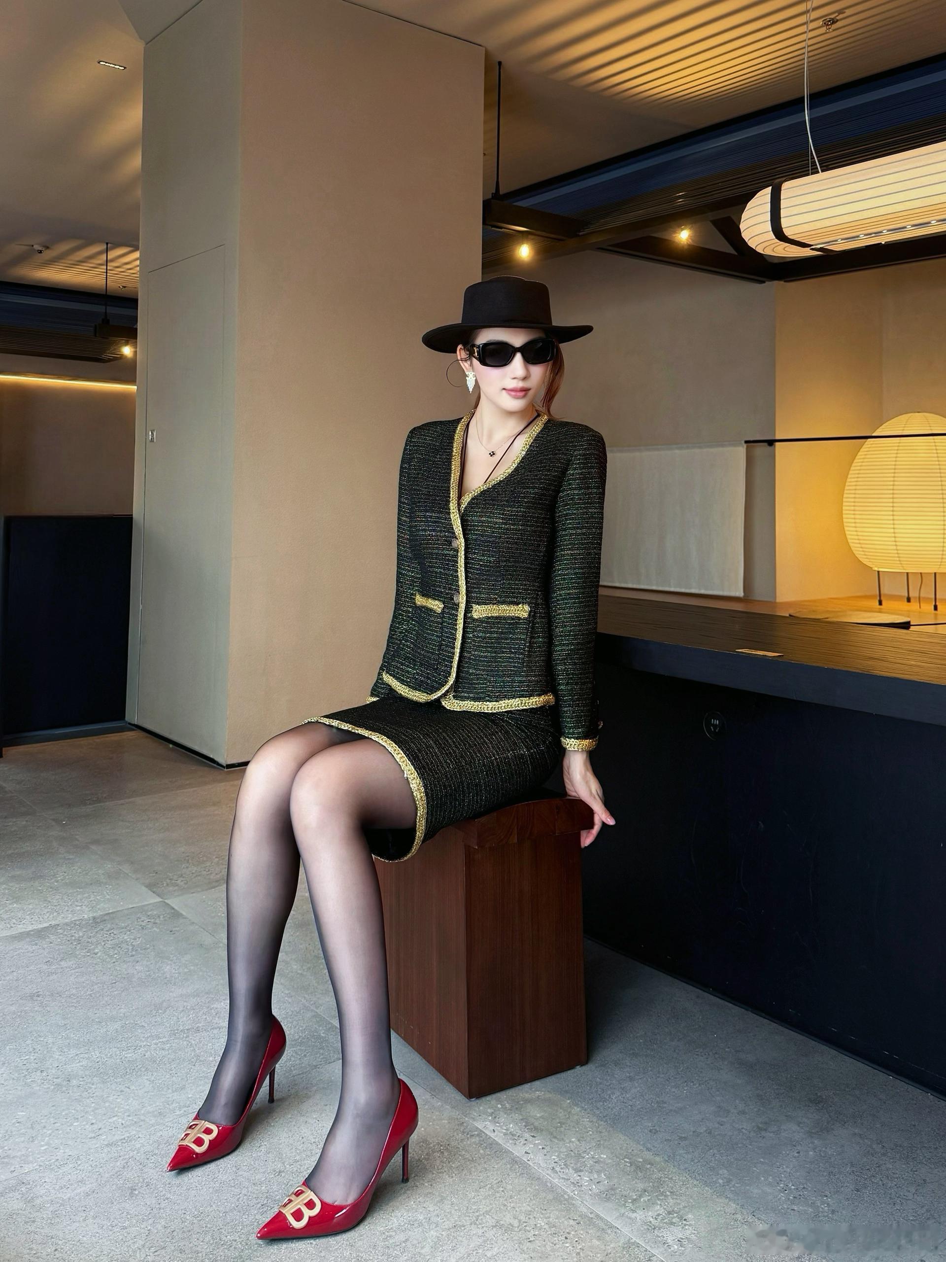 别调戏姐，当心姐非礼你。 