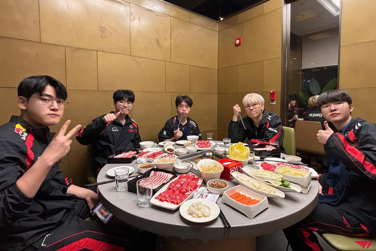 @T1电子竞技俱乐部 ：又捞上了[憨笑]

哈哈哈哈哈哈哈哈！

 #2024L