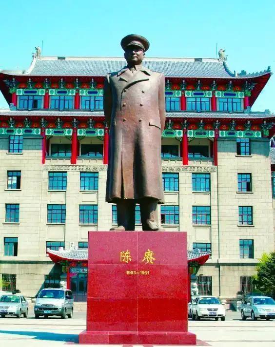 1953年9月1日，哈尔滨军事工程学院正式开学，也就是大家熟知的哈军工。这所寄托
