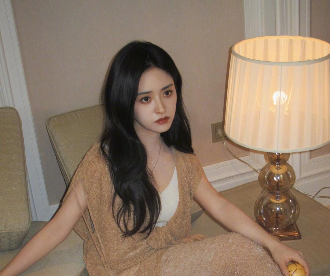 #咪咕星鲜事##直观感受到了沈月的美#被月月这身温柔住了！她真的可盐可甜，换个造