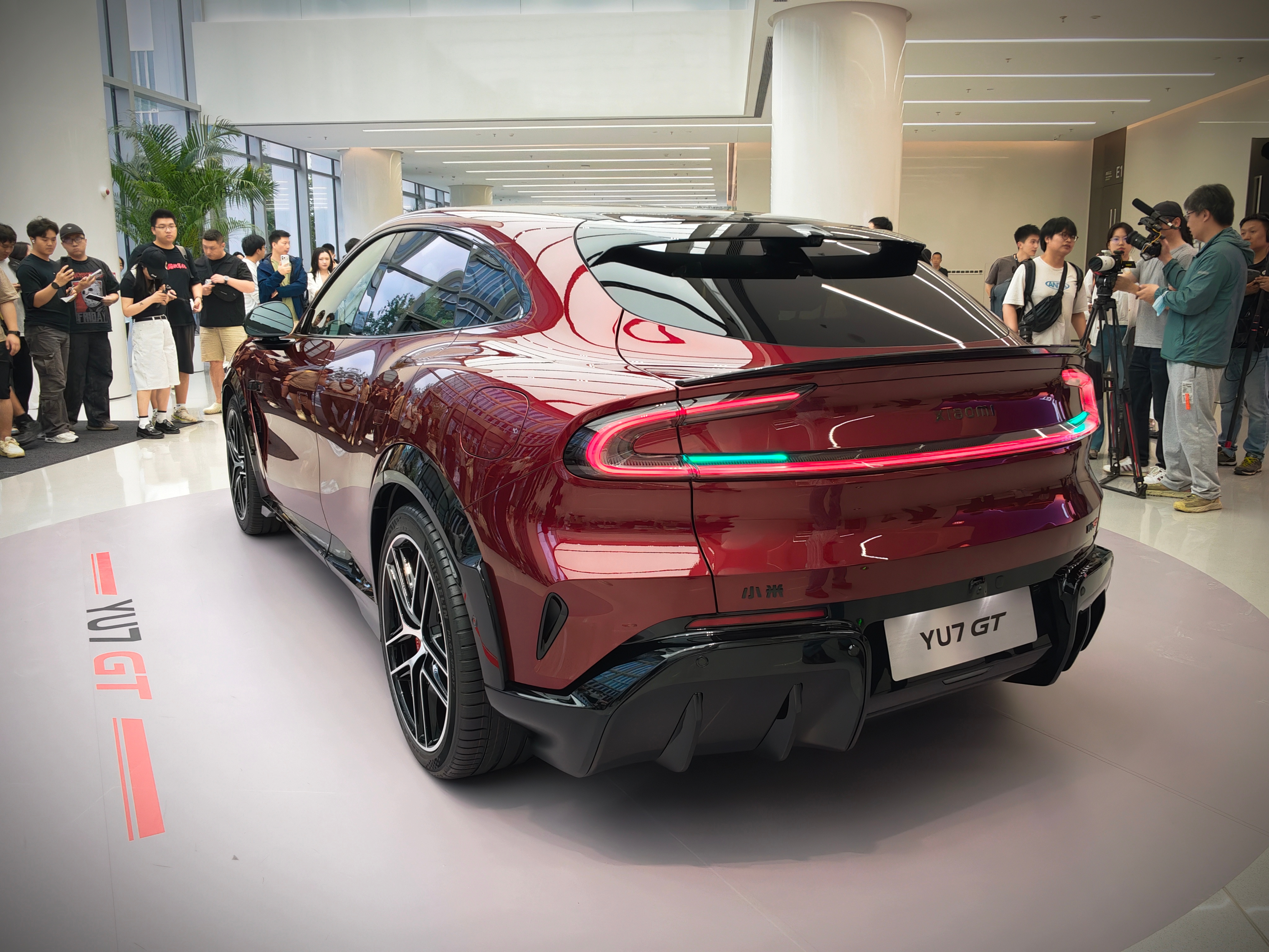 小米YU7GT 车厘子红确实好看。 