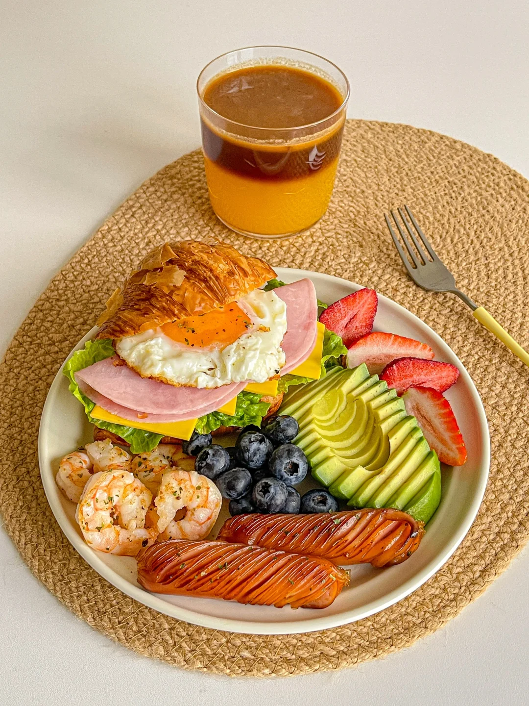 元气早午餐🥣可颂三明治拼盘🥪橙汁美式🍊
