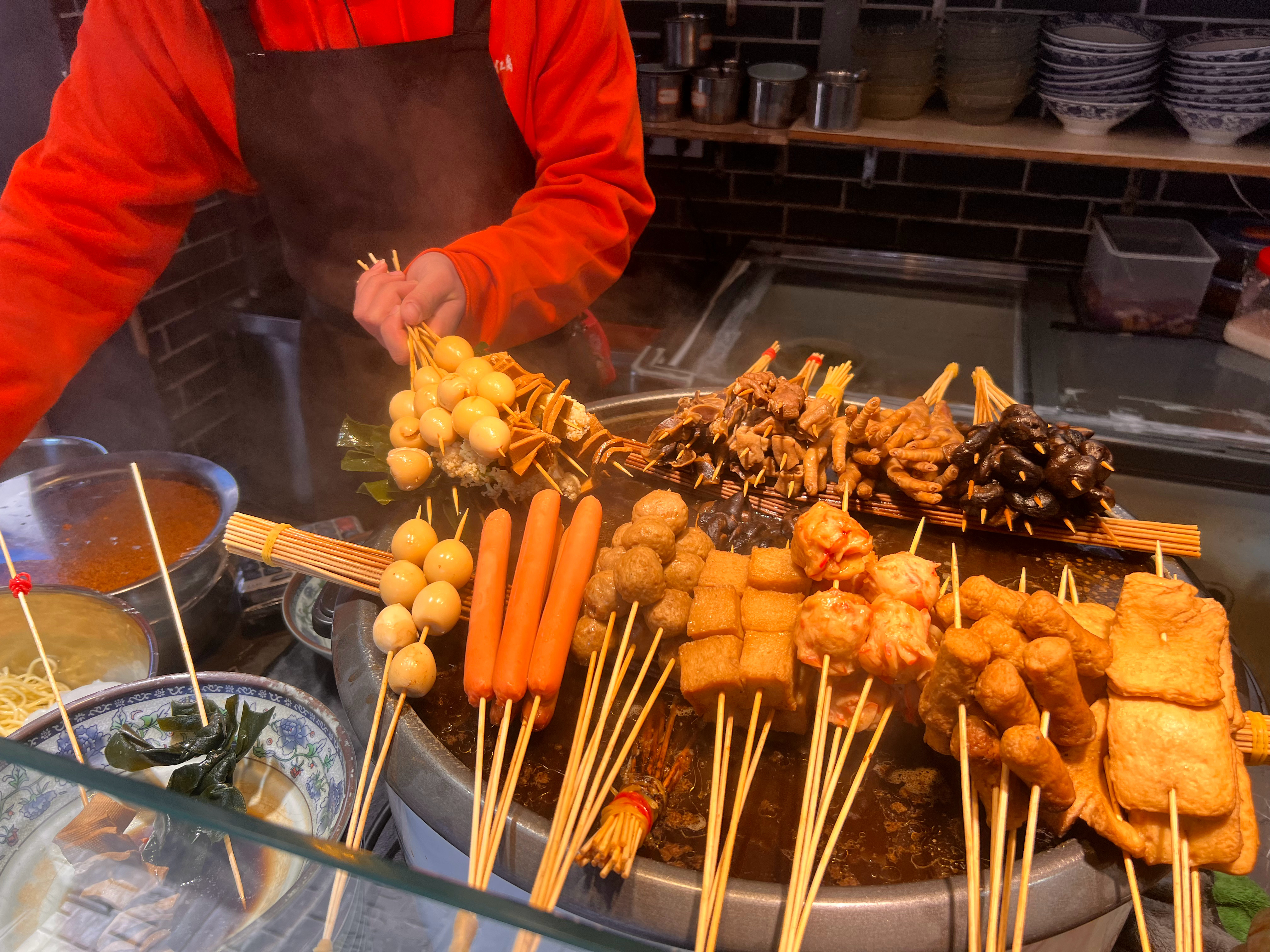 2025年只剩最后四天，券商朋友讲：“今年A股市场里亏损低于23.9%的人，就能