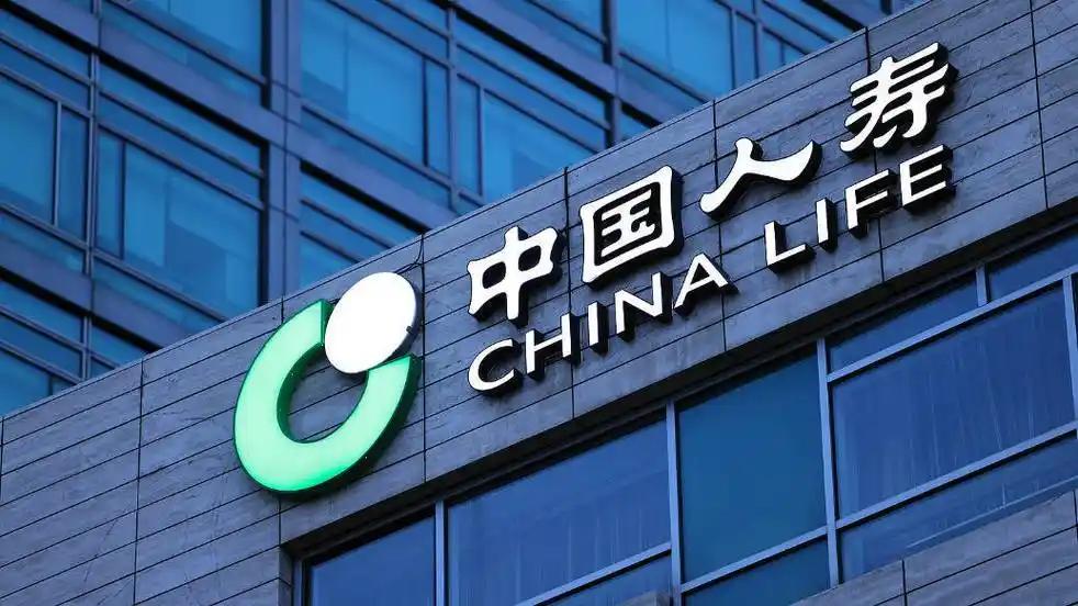 为什么中国人寿保险公司像传销？

之前有个朋友在中国人寿保险公司上班，这个朋友不