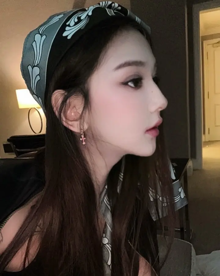 火焰向上，泪流向下。