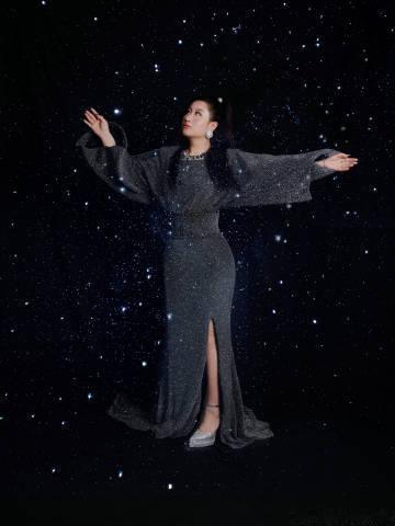 锤娜丽莎电影圈姐也来逛逛 看着她从容自信闯荡影视领域，真的由衷欣慰，锤娜丽莎的努
