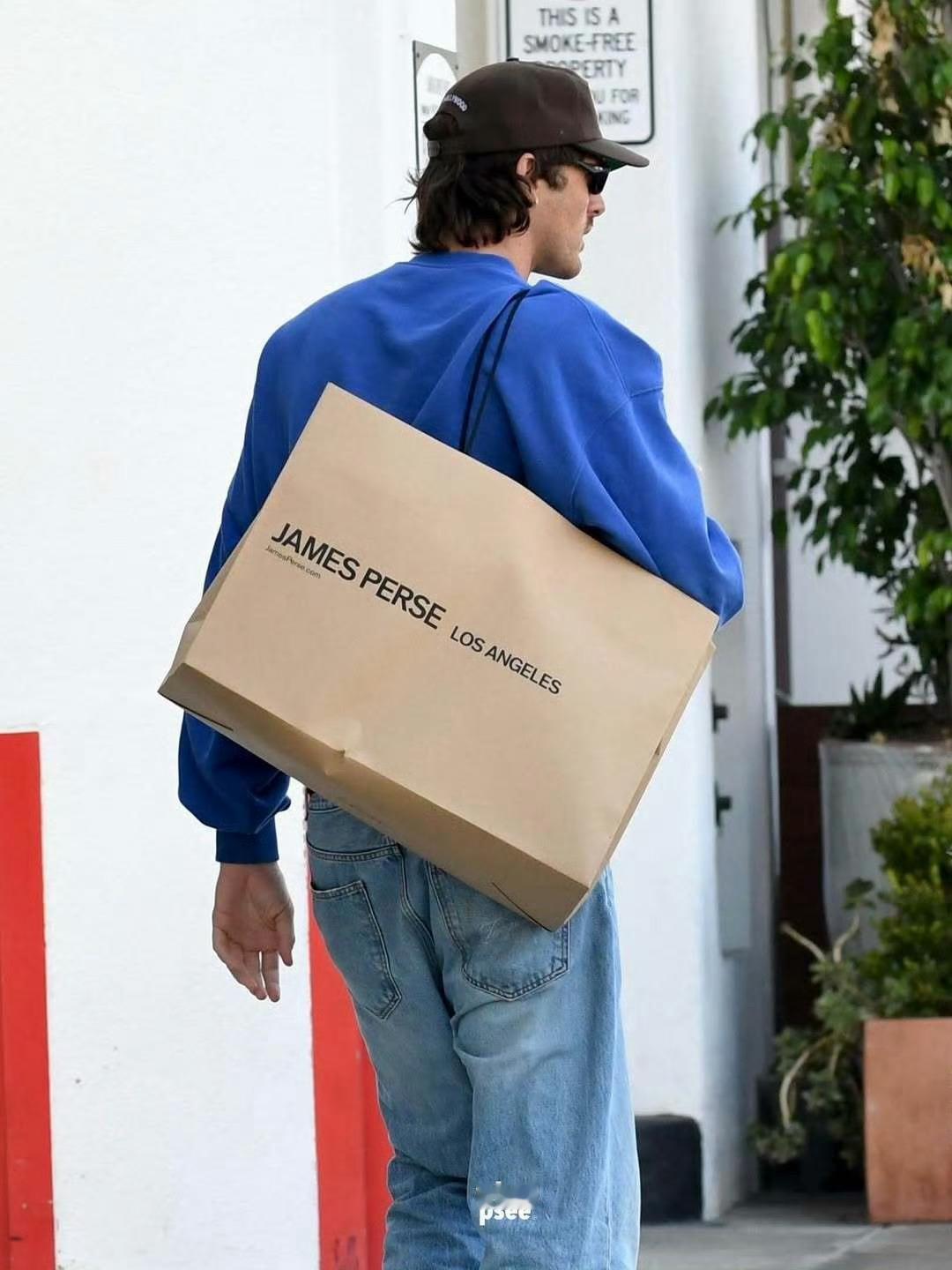 雅各布·艾洛蒂 💙 风格大赏