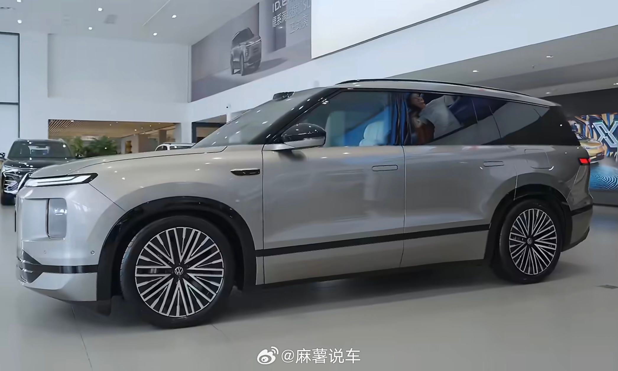 辛芷蕾成为大众9X第10000位车主能在短时间交付破万，大众9X确实拿到了不少家