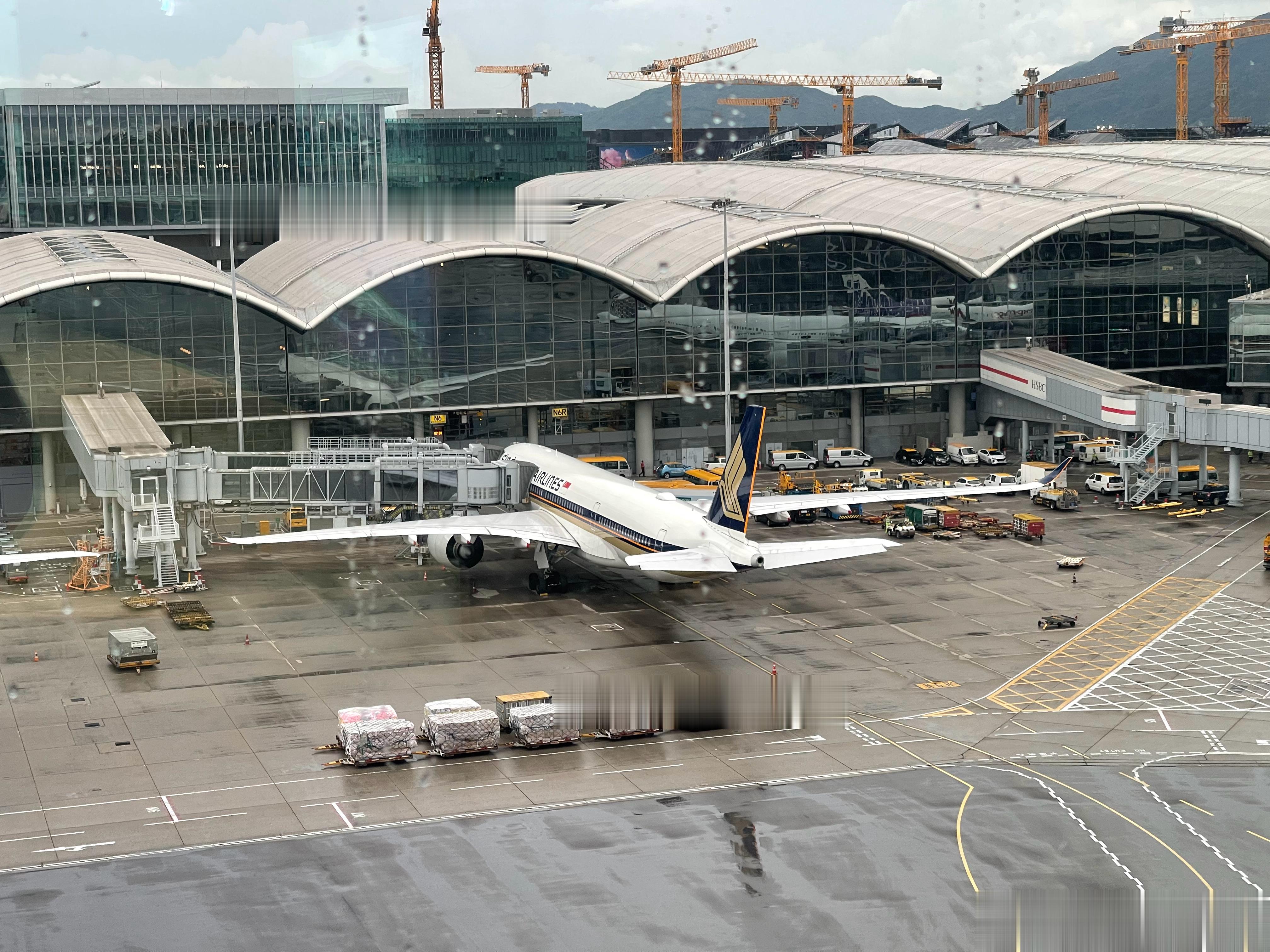 转机间隔两个多小时，就在机场看看飞机吧！ ​​​