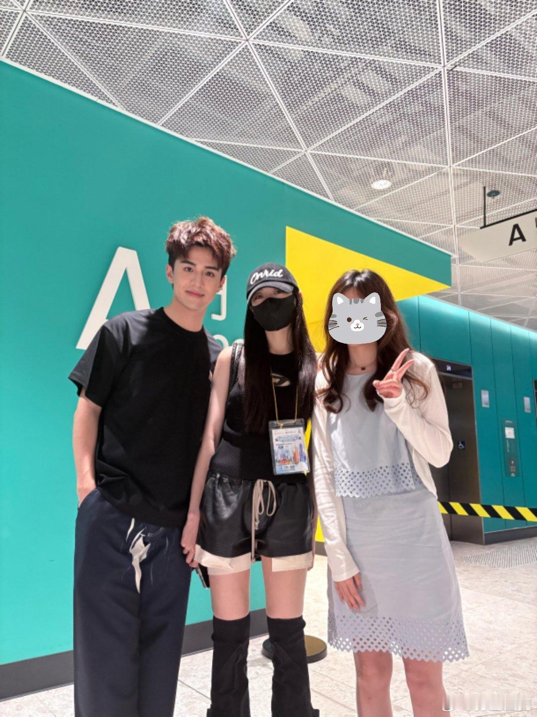 毓言cp[超话]毓言cp 乐乐言果然去啦 好般配那卡子哥是不是看到乐乐言在台下所