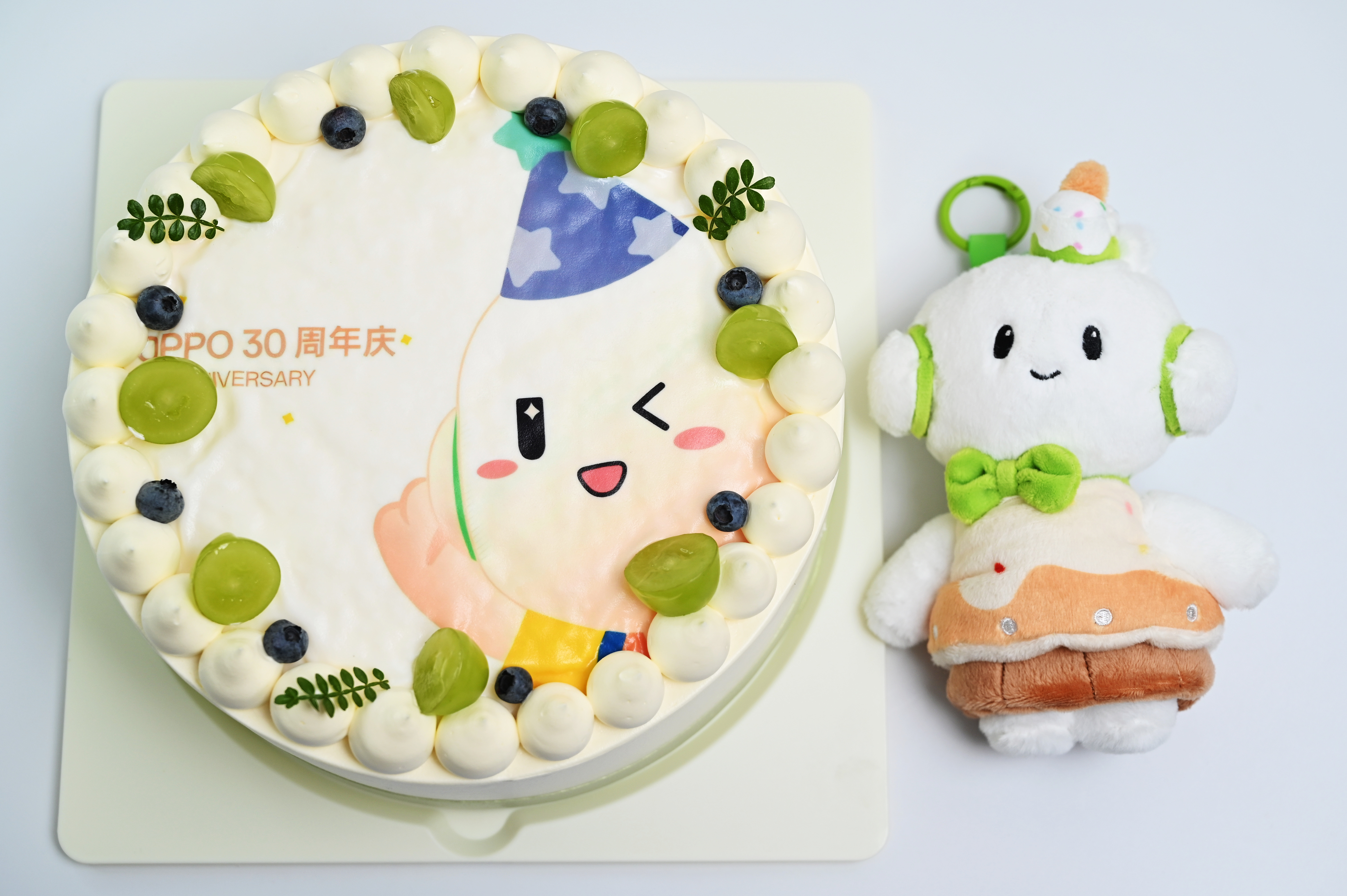 OPPO30周年收到了OPPO 30周年庆小欧蛋糕，时间过得可真快，一转眼OPP