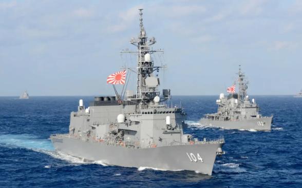 日本军舰穿了台湾海峡，这是在捅中国的命门！中国早就把话撂在桌上了：美国你管不管日