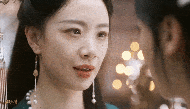 《墨雨云间》竟然有这样的剧情：

长公主在敌国做人质，孤苦无依时，看到了一首肯定