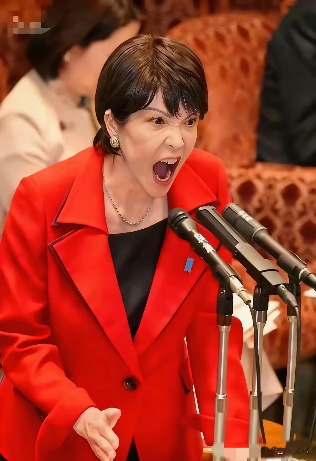 看来是打到日本的痛处了！12月15日下午日本内阁官房长官紧急召开记者会，对中方今