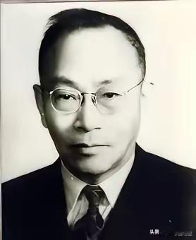 这个人——1947年，他建立起中国第一个青霉素生产厂，生产出每支20万单位的青霉