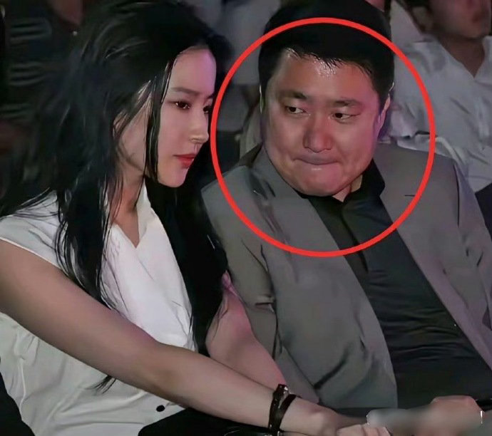刘亦菲正脸都不给于东，果然是老江湖 