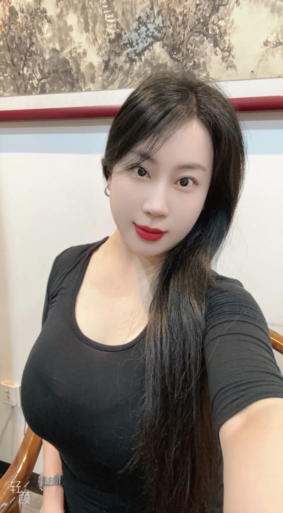 基本不社交，除了见客人，百分之八十的社交对我来说都没有意义，我独我，此间最上乘。