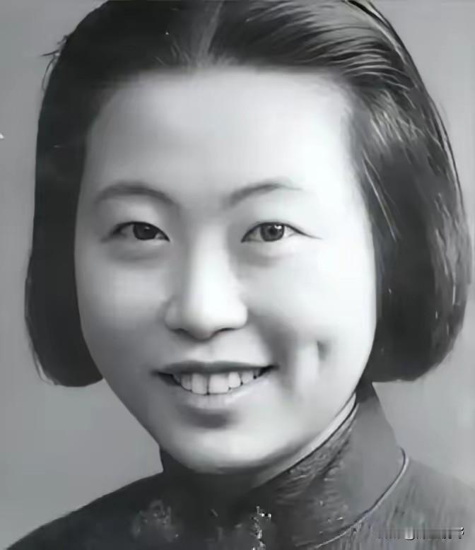 素笔藏丹心，潜伏十四载，她被称作按住蒋介石脉搏的人
 
提起解放战争决胜阶段的关