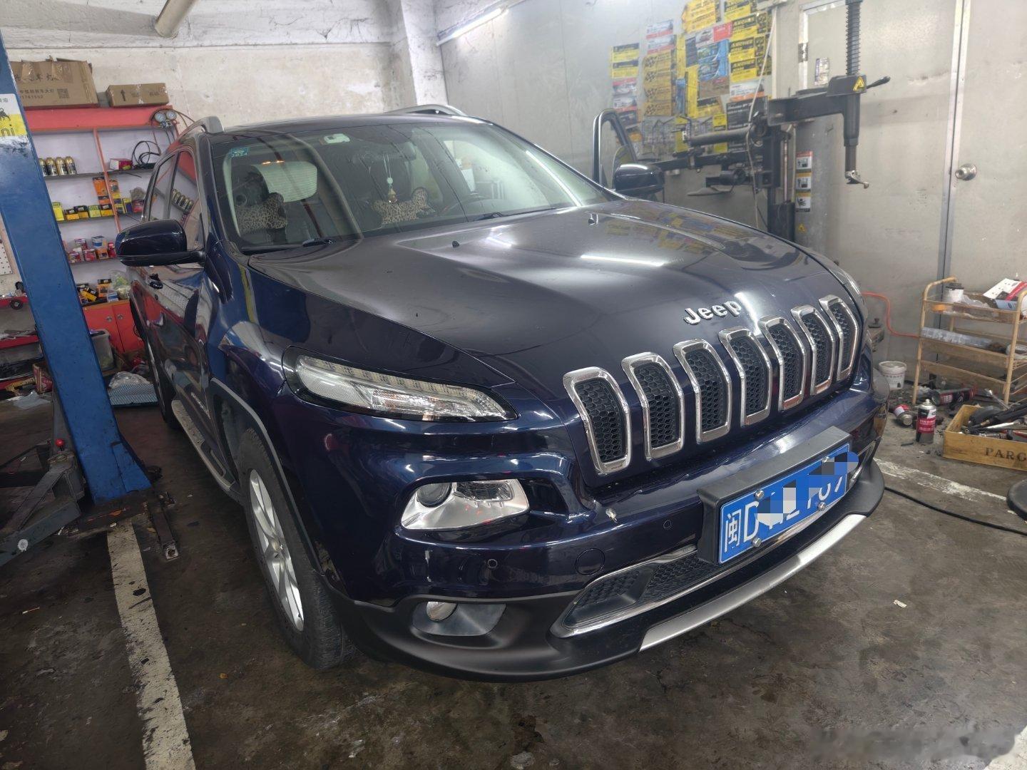 #于恒二手车库[超话]##于恒的收车日常# 下午看了台16年上牌JEEP自由光，