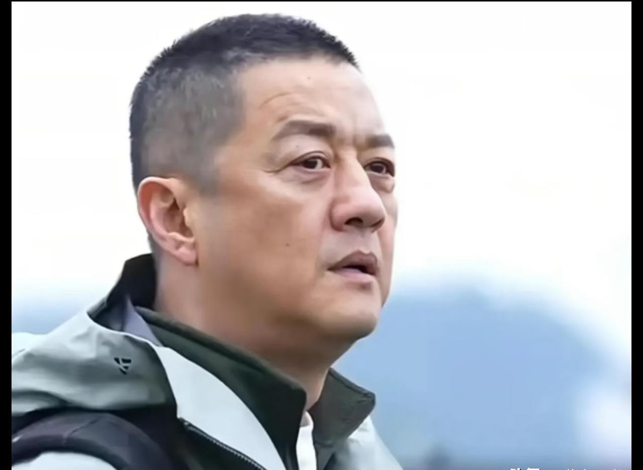 嫣然医院欠租，

李亚鹏被催债，

网友却纷纷捐款。

医院还在开门看病。

年