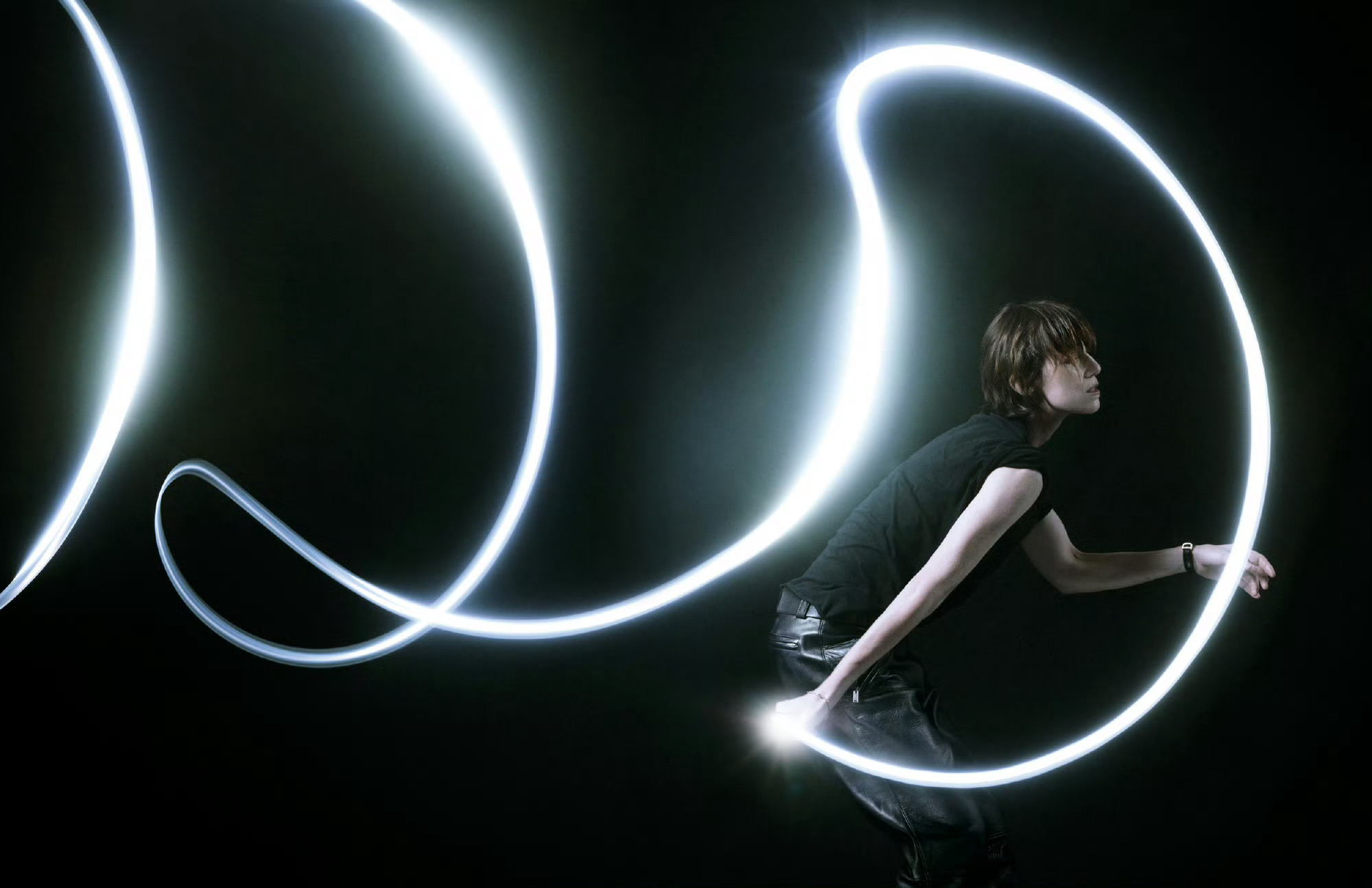 SoFigaro夏洛特·甘斯布封面摄影 ：Jean-Baptiste Mondi