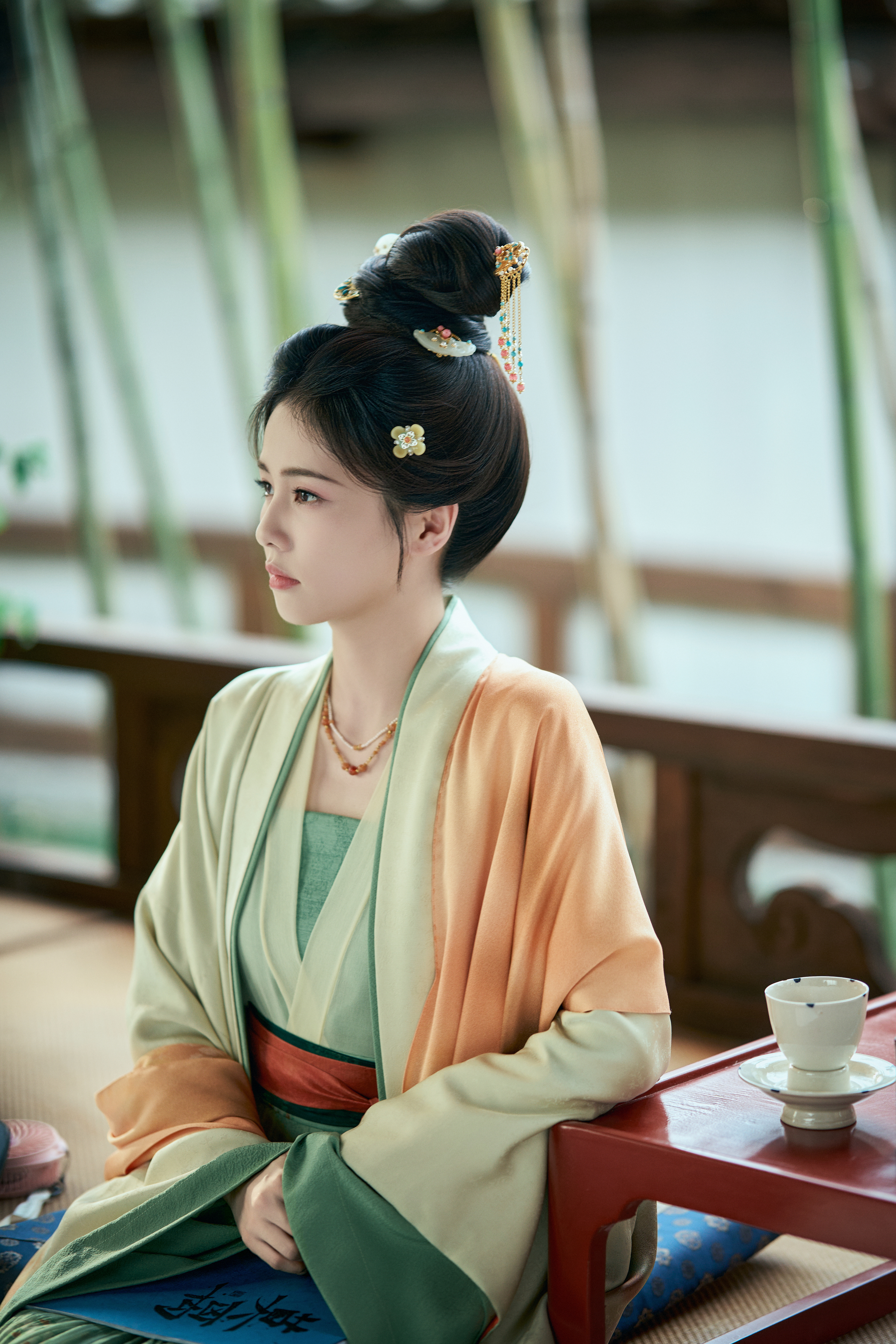 莫离  🩵白鹿莫离﻿ ﻿ 🩵白鹿叶璃 “在遥远的追梦途中 你成为了我的光。”