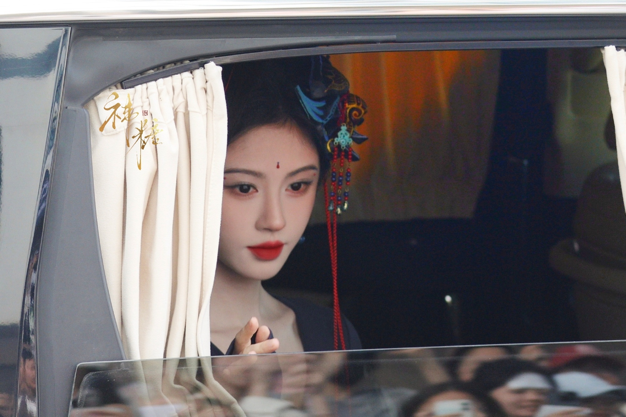鞠婧祎苏绿夏 jjy鞠婧祎万花世界 "枫叶飘向九月的乡野，我怀揣着心动与你邂逅"