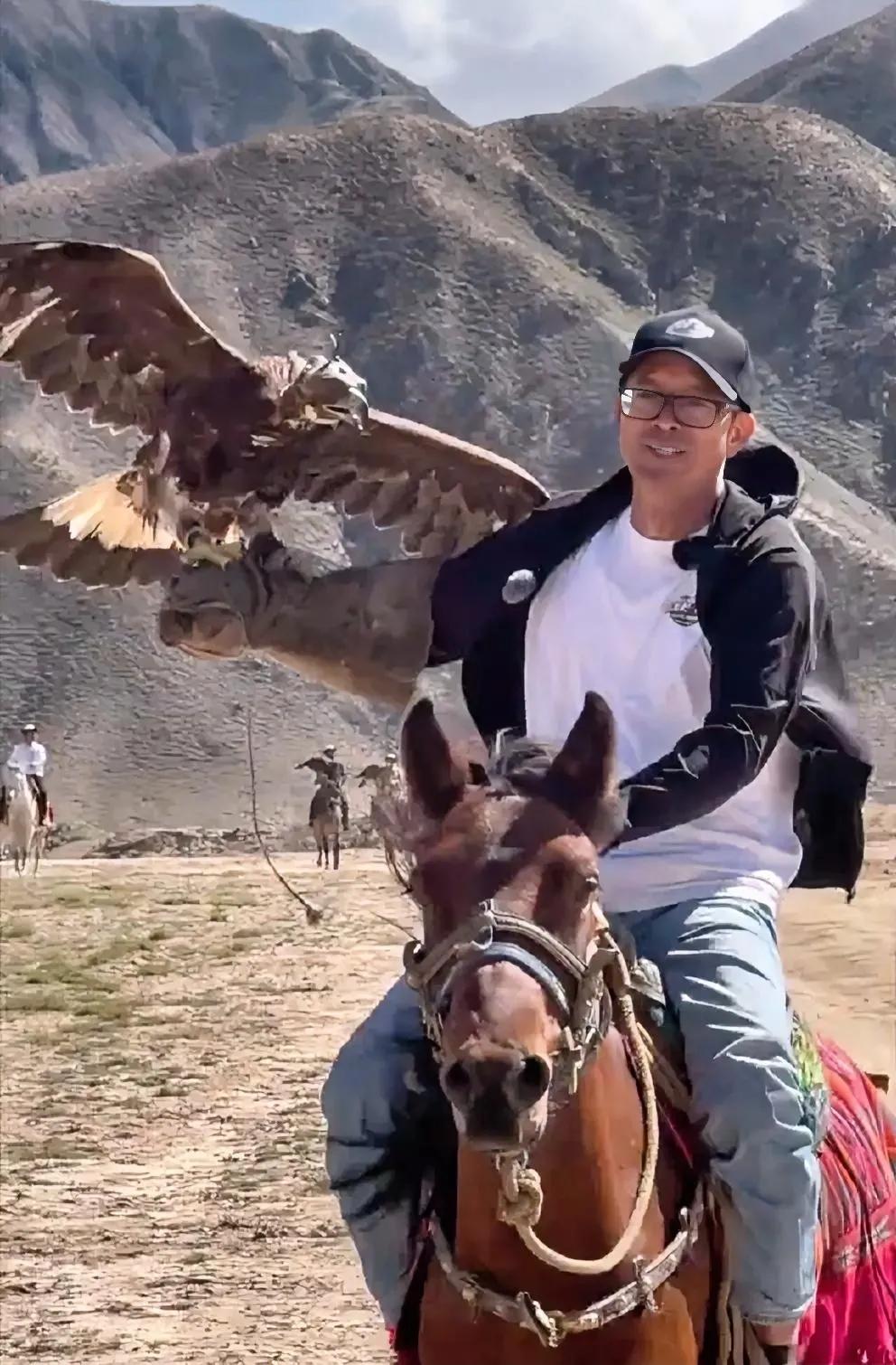 俞老师威武！老夫聊发少年狂，雄鹰展翅志在千里，还是不服老啊，但不要老玩董宇辉玩剩