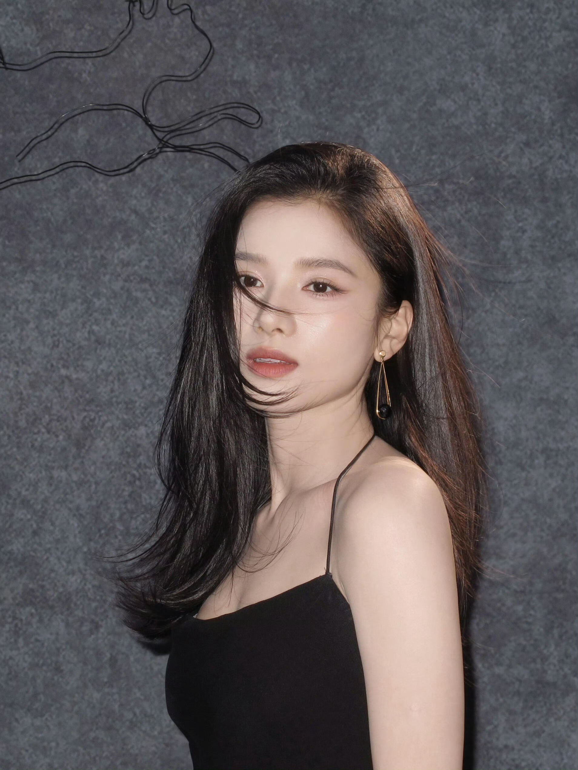 网友热议：张婧仪算不算内娱“95花第一美”？ ​​​