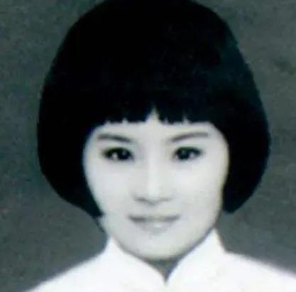 1935年，烈士梁慧贞牺牲前已怀孕8个月，在行刑前，她将戴在手上的手表摘下，并递