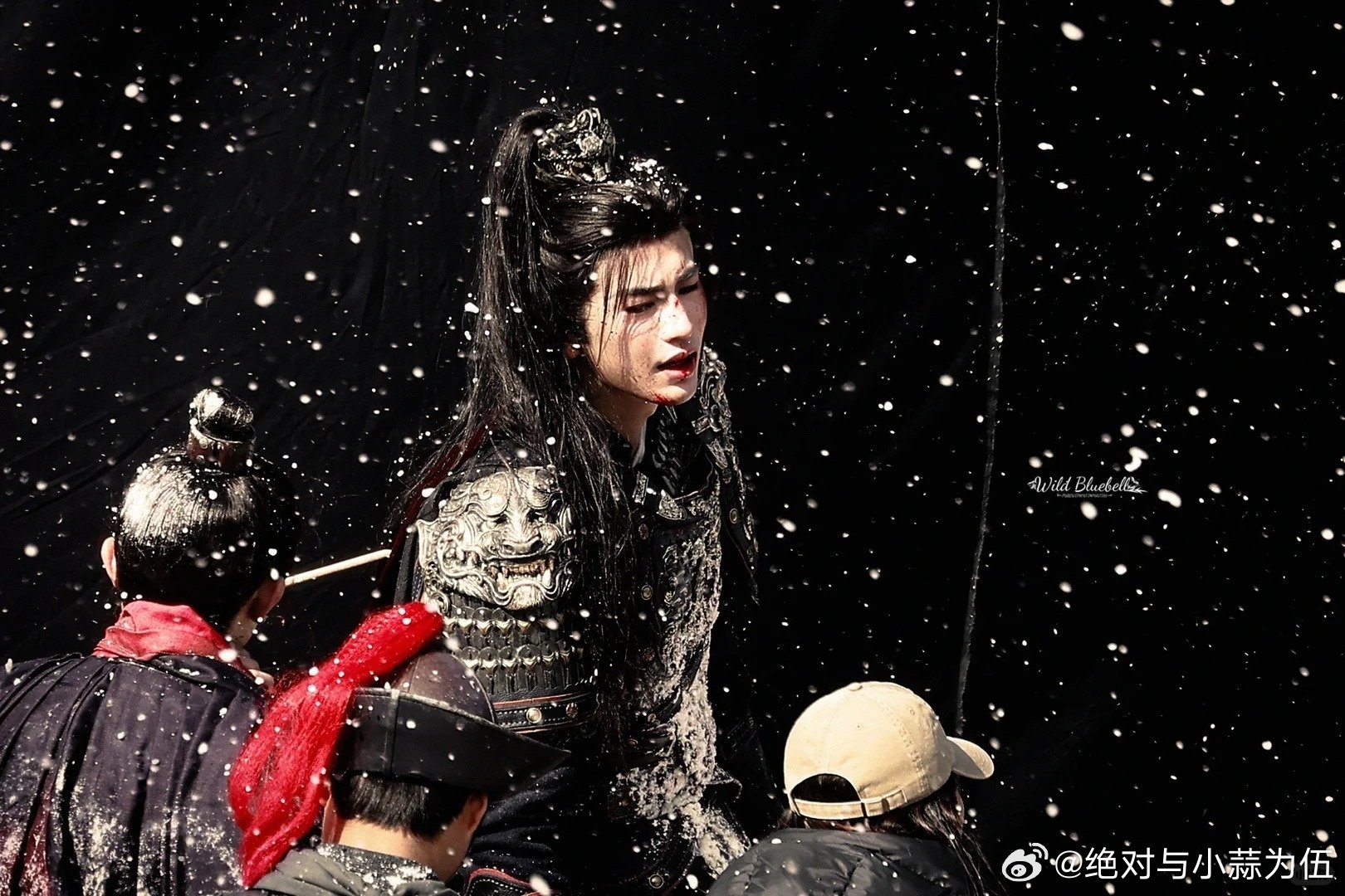 何苏叶快来给谢征把把脉 脑补画面已封神！冰天雪地捡回谢征，何苏叶悉心医治，一边是