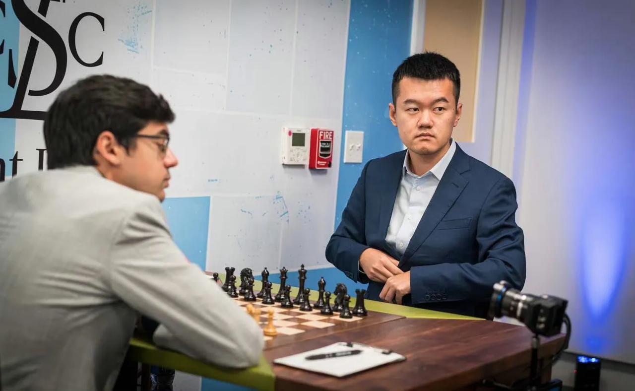 国际象棋辛格费尔德杯赛第二轮，和风劲吹，五盘对局皆以和棋告终，其中丁立人执白弈和