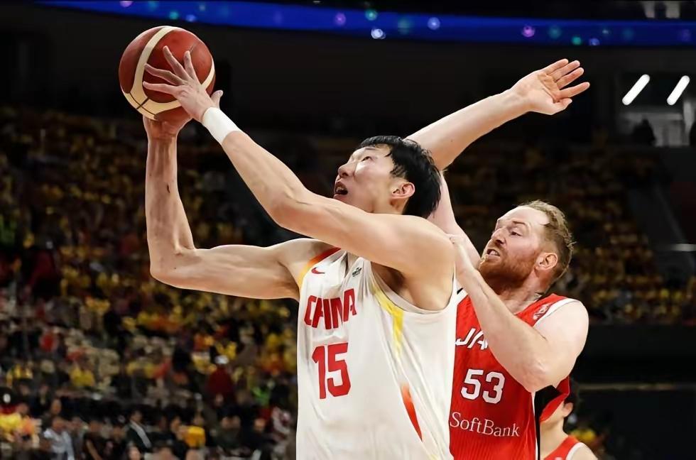 很多球迷对于中国男篮亚运会的成绩，到现在还耿耿于怀。认为中国男篮应该派出这样的阵