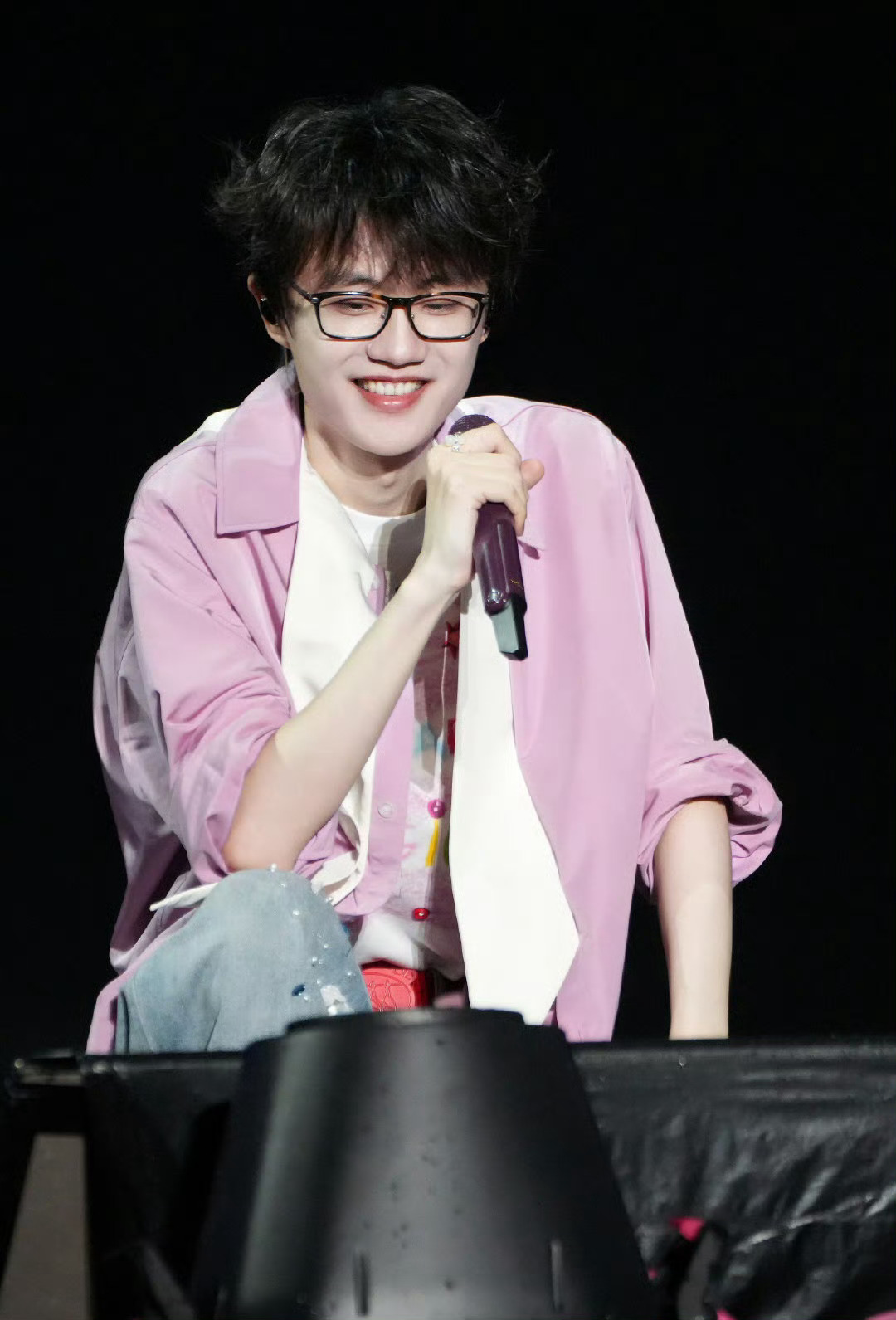 许嵩太超前了谁要害我们许嵩😂许嵩只是老实开演唱会和粉丝开开心心唱歌而已！！ ​