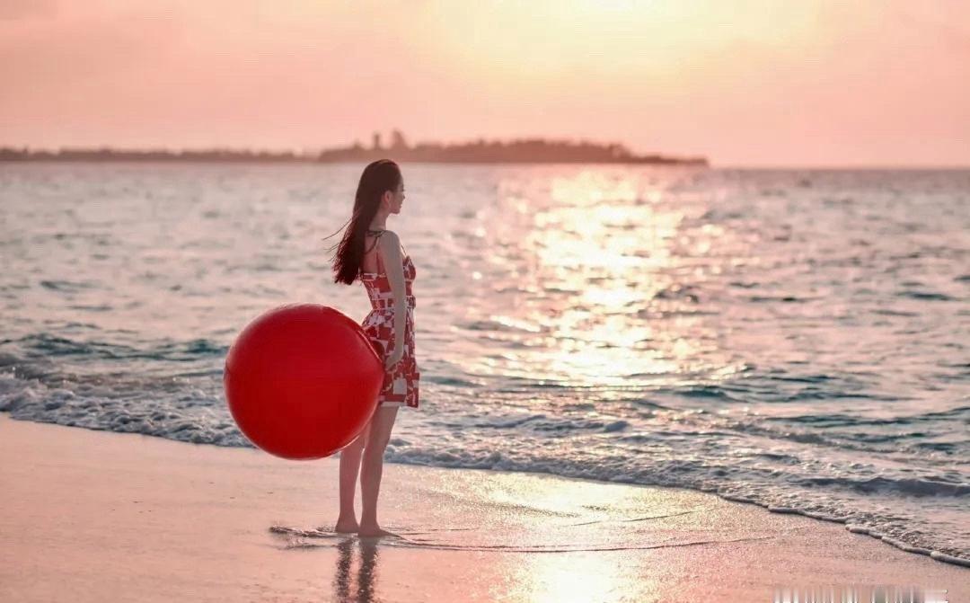 佟丽娅超绝大长腿，也太美了吧 ​​​