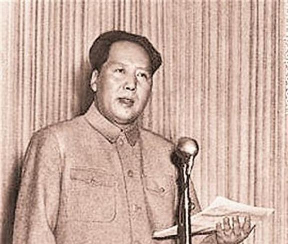 1943年，薄一波第一次到中央参加活动，毛主席得知他的姓名后，自言自语的说到：“
